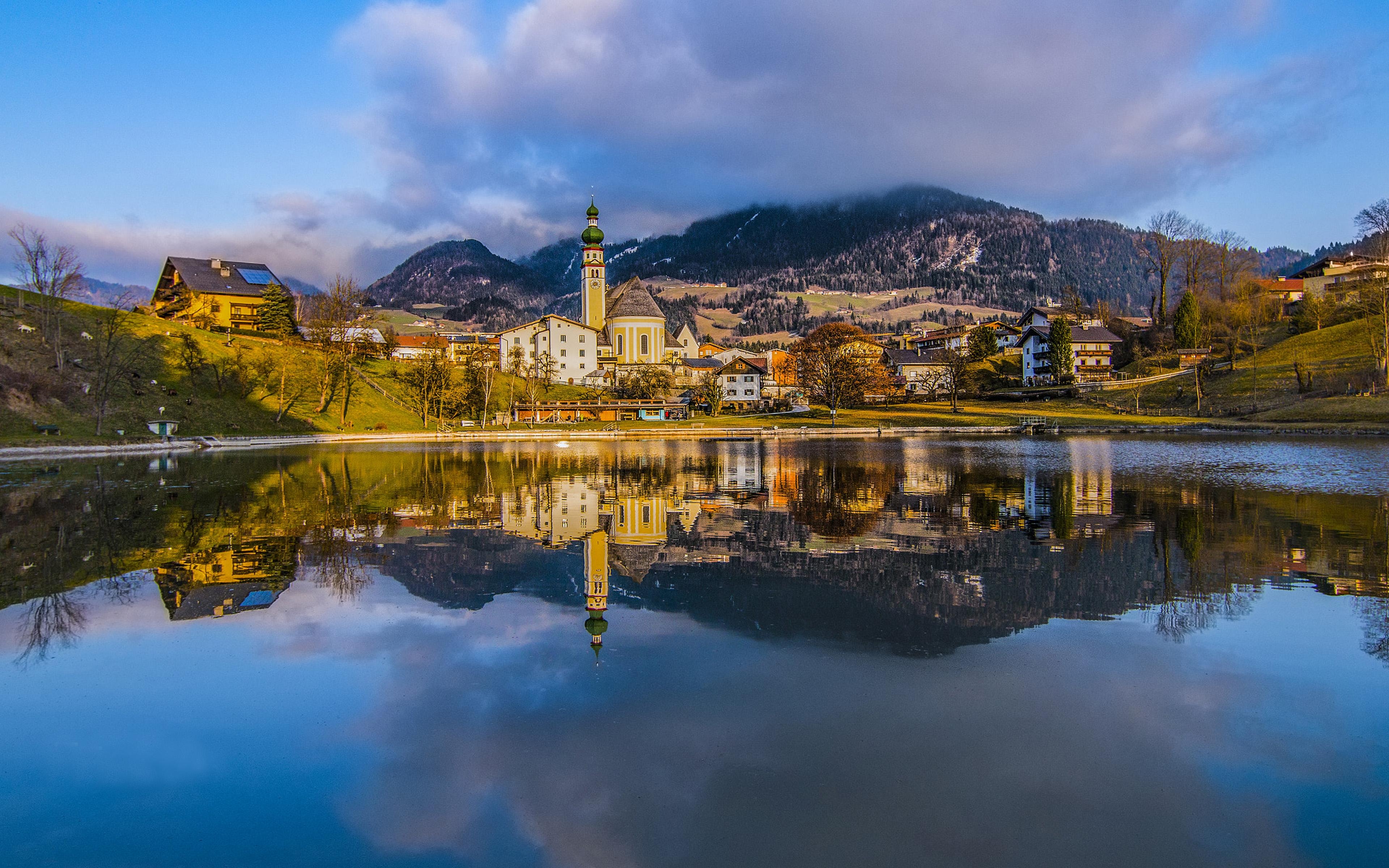 3840x2400 Innsbruck City In The Alps Capital Of Austria's Western Tyrol, Desktop