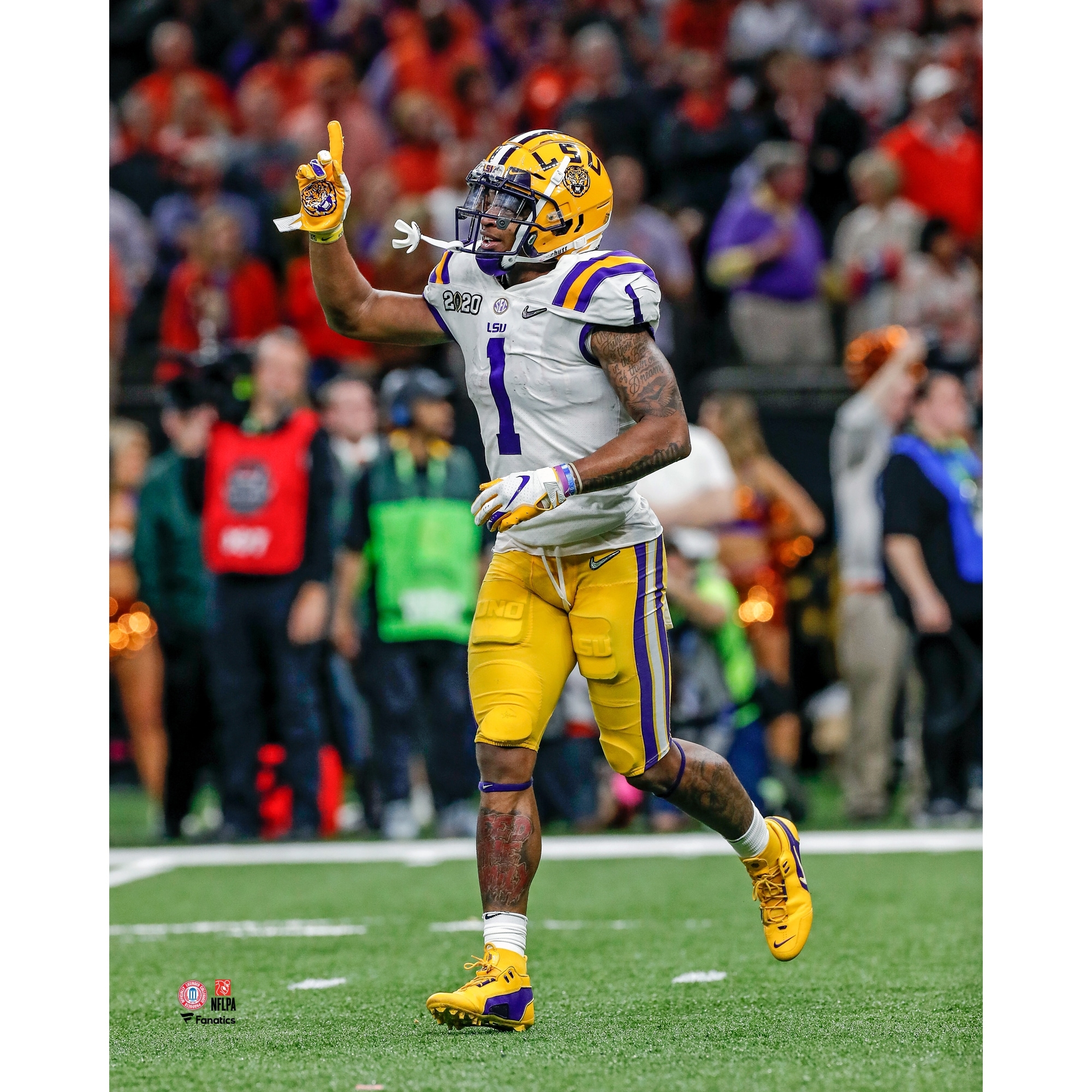 2000x2000 Ja'Marr Chase LSU Tigers Unsigned Celebrating Photograph, Phone