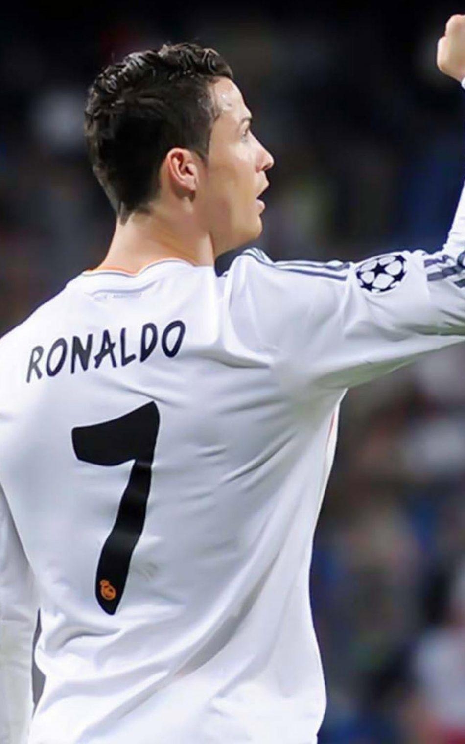 950x1520 Free download Download Cristiano Ronaldo In Jersey No 7 Pure, Phone