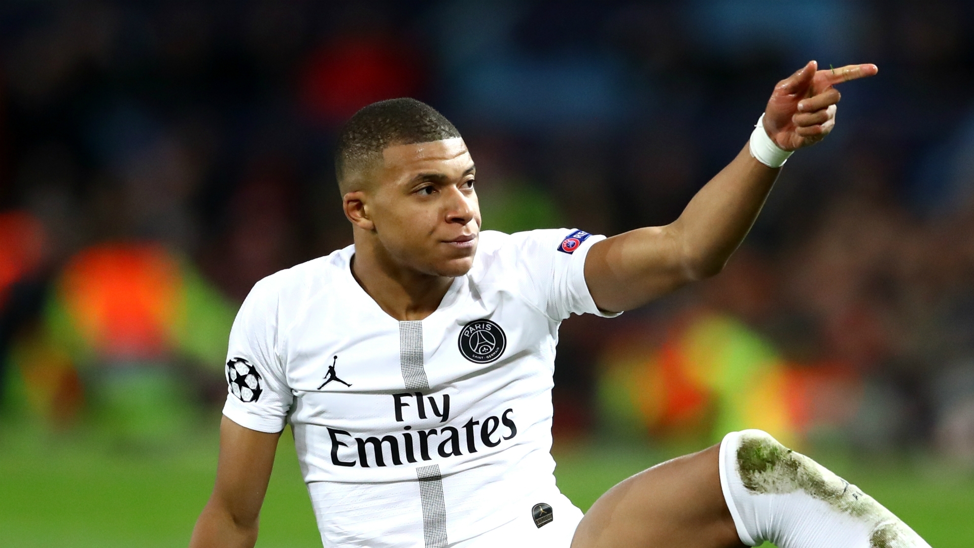 1920x1080 Mbappe tells PSG not to feel fear after Man Utd win. FOX, Desktop