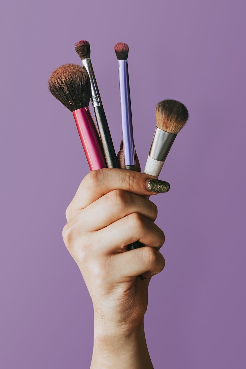 800x1200 Makeup Brush Image Wallpaper, Phone