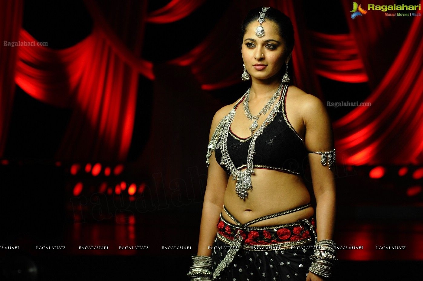 1400x930 Wallpaper India Anushka Shetty Hot Navel And Waist Show Latest, Desktop