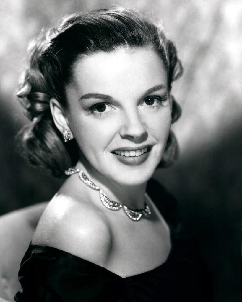 820x1030 Gallery For > Judy Garland Wallpaper, Phone