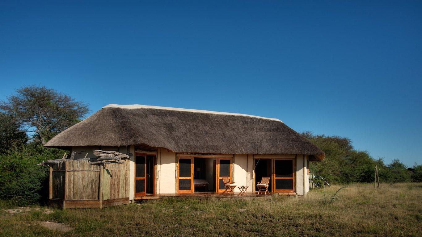 1370x770 Nxai Pan in Nxai Pan National Park, Botswana, Desktop