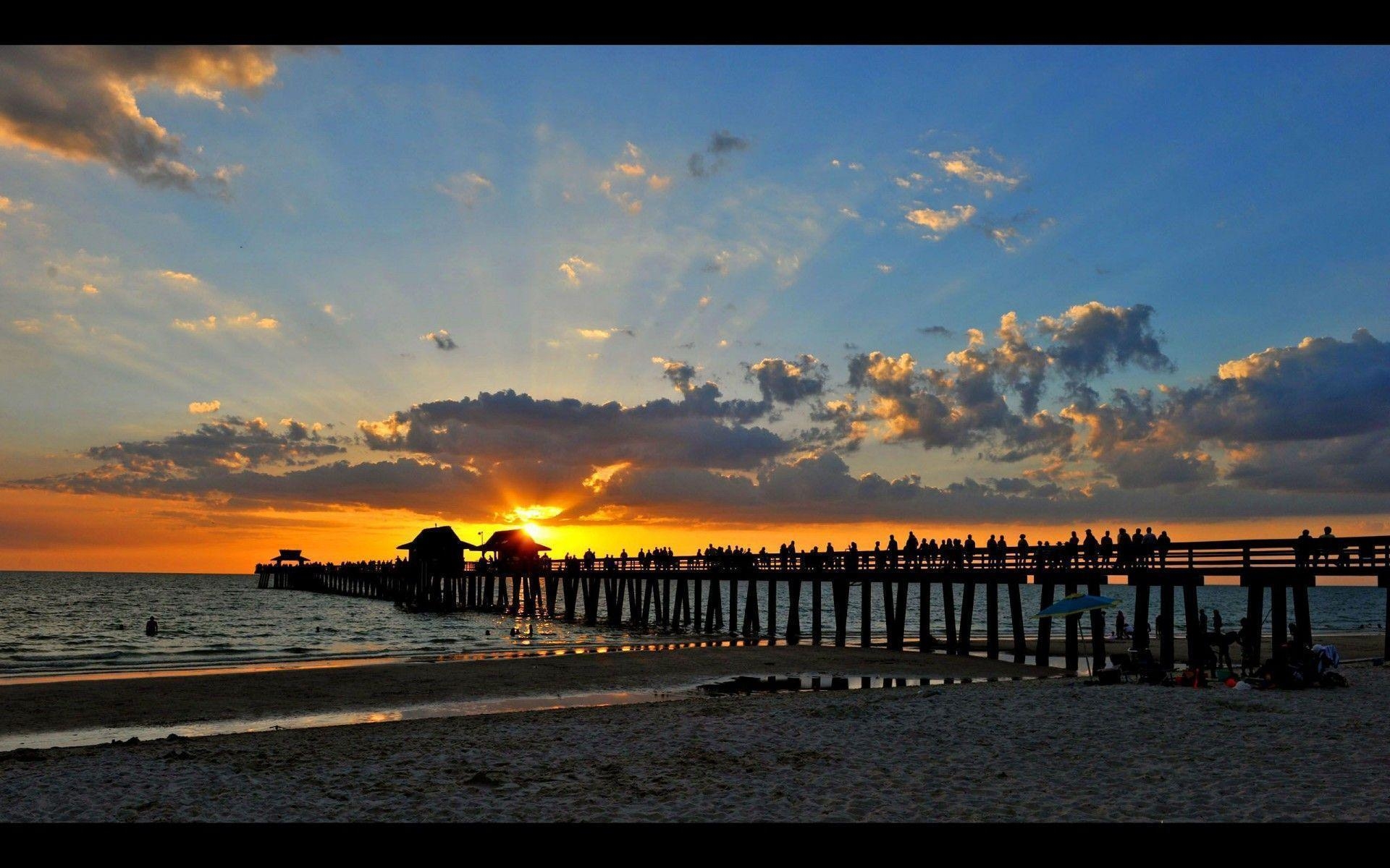 1920x1200 Sunset on the pier in Naples, Desktop