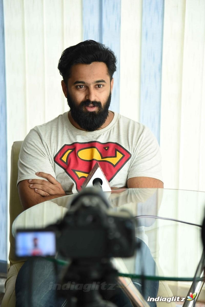 800x1200 Unni Mukundan Photo Actor photo, image, Phone