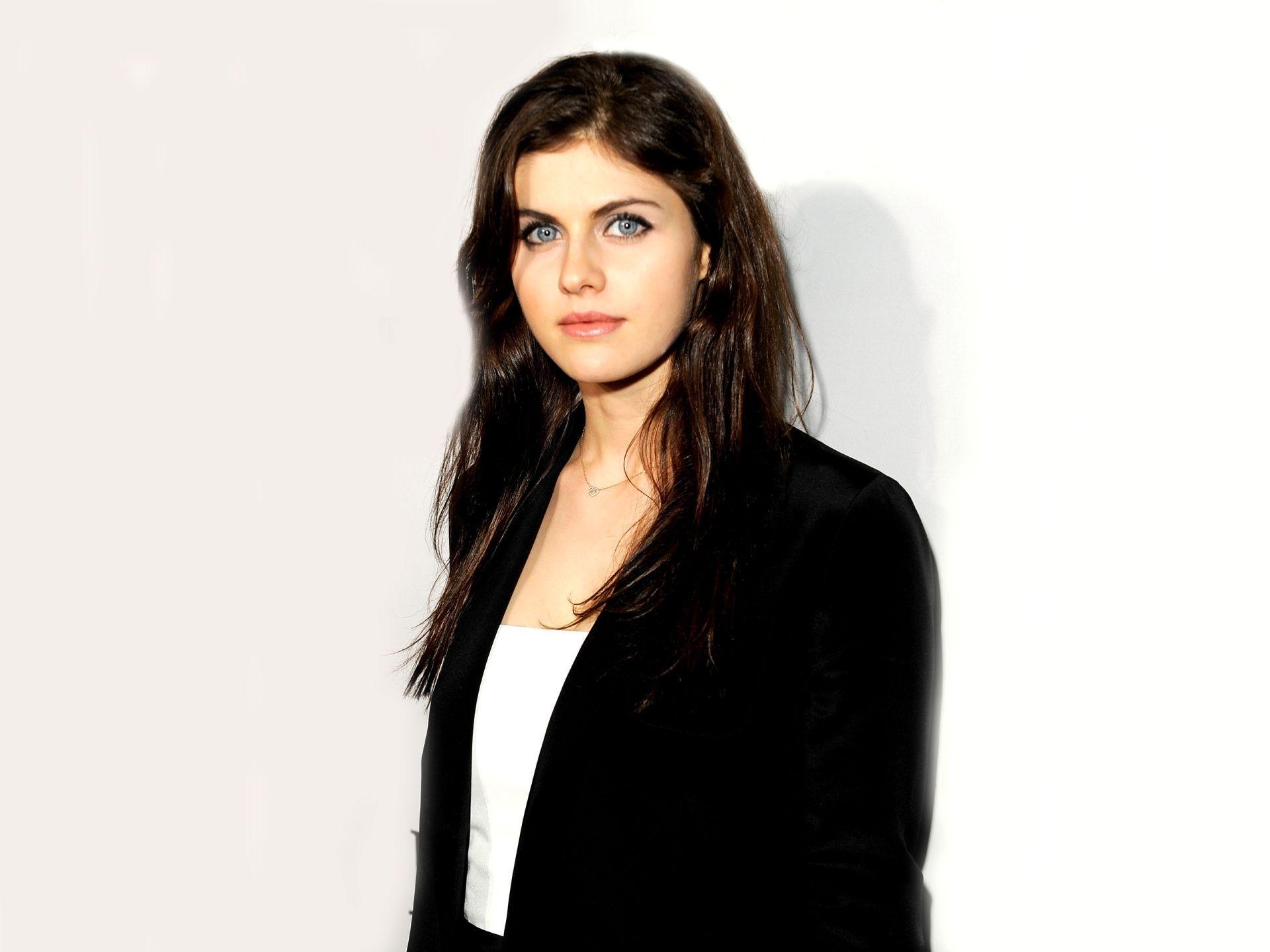 1920x1440 Alexandra Daddario Actress Wallpaper and Picture Gallery, Desktop