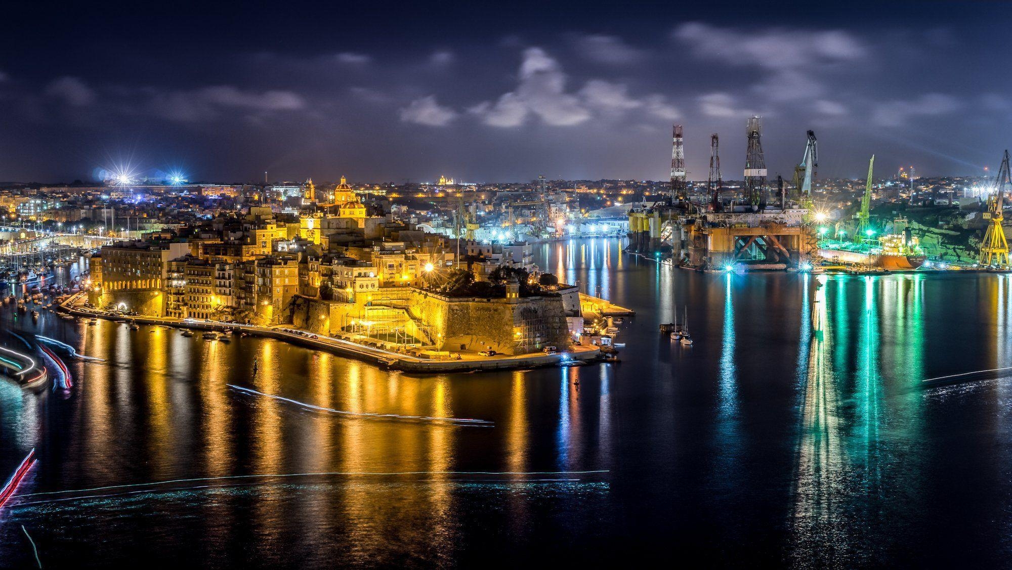 2000x1130 Malta Houses Rivers Marinas Night Street lights Cospicua Cities, Desktop