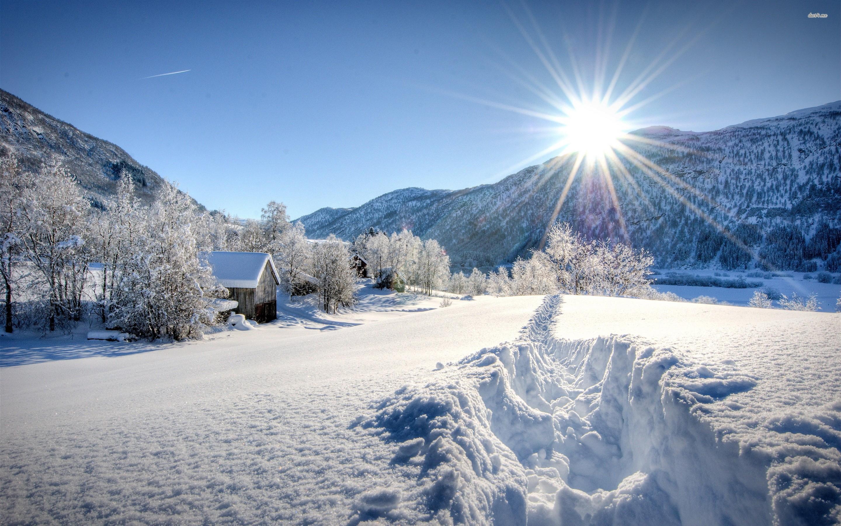 2880x1800 Bright sun above the winter mountains wallpaper, Desktop