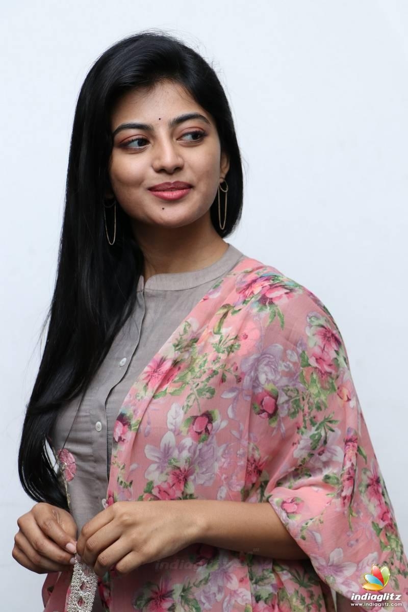 800x1200 Anandhi Photo Actress photo, image, gallery, stills, Phone