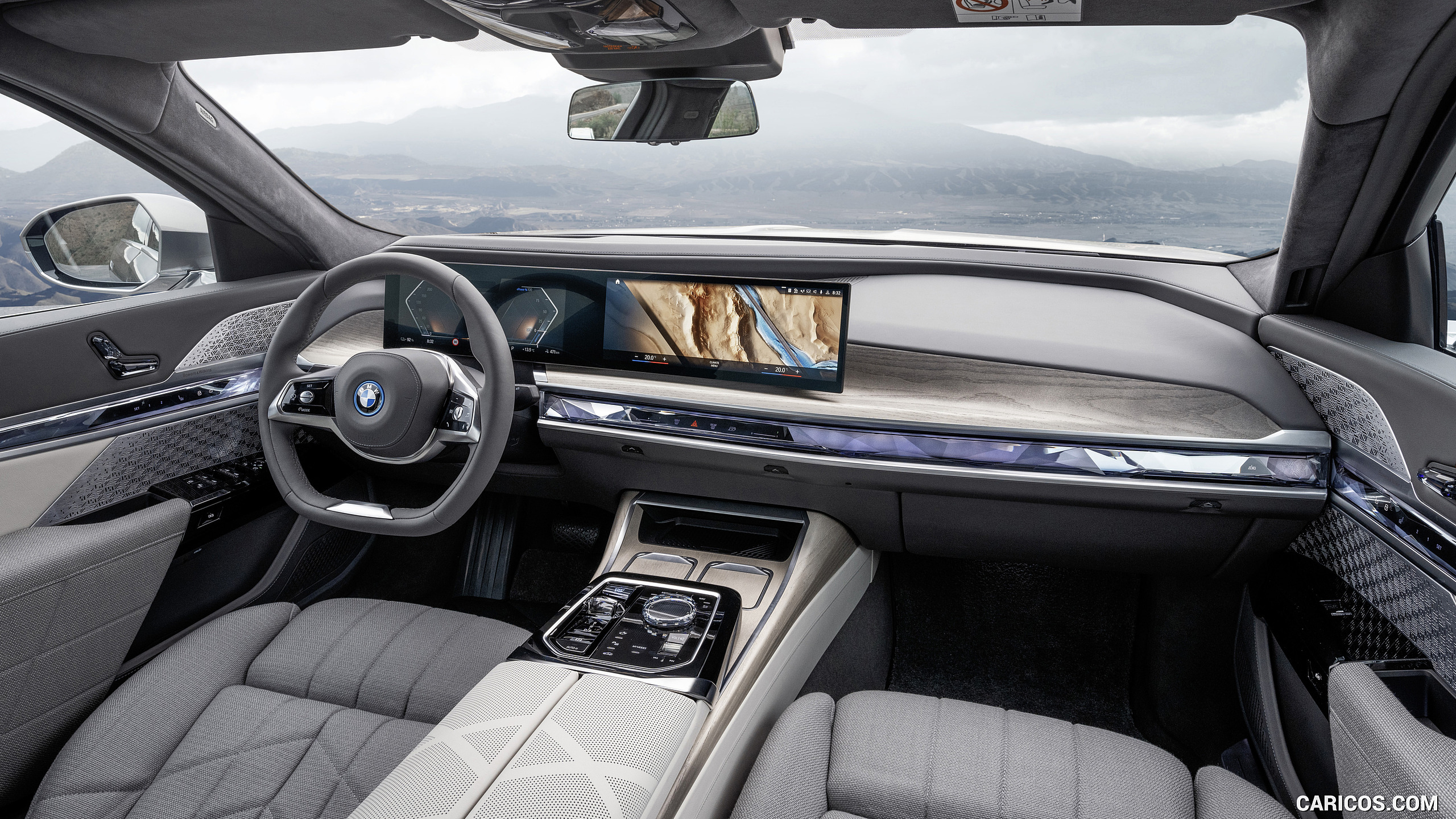 2560x1440 2023 BMW i7, Desktop