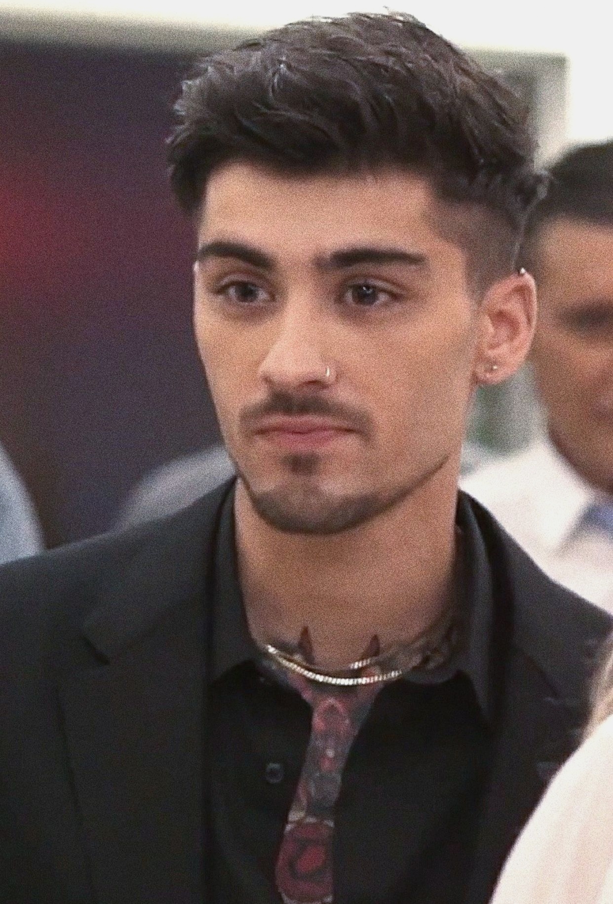 1250x1840 Zayn Malik Let Me Behind The Scenes Hairstyle In Let Me, Phone