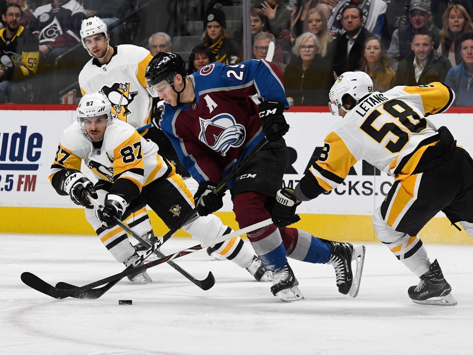 1600x1200 Sidney Crosby, Nathan MacKinnon Shine In Avalanche Penguins Gem, Desktop