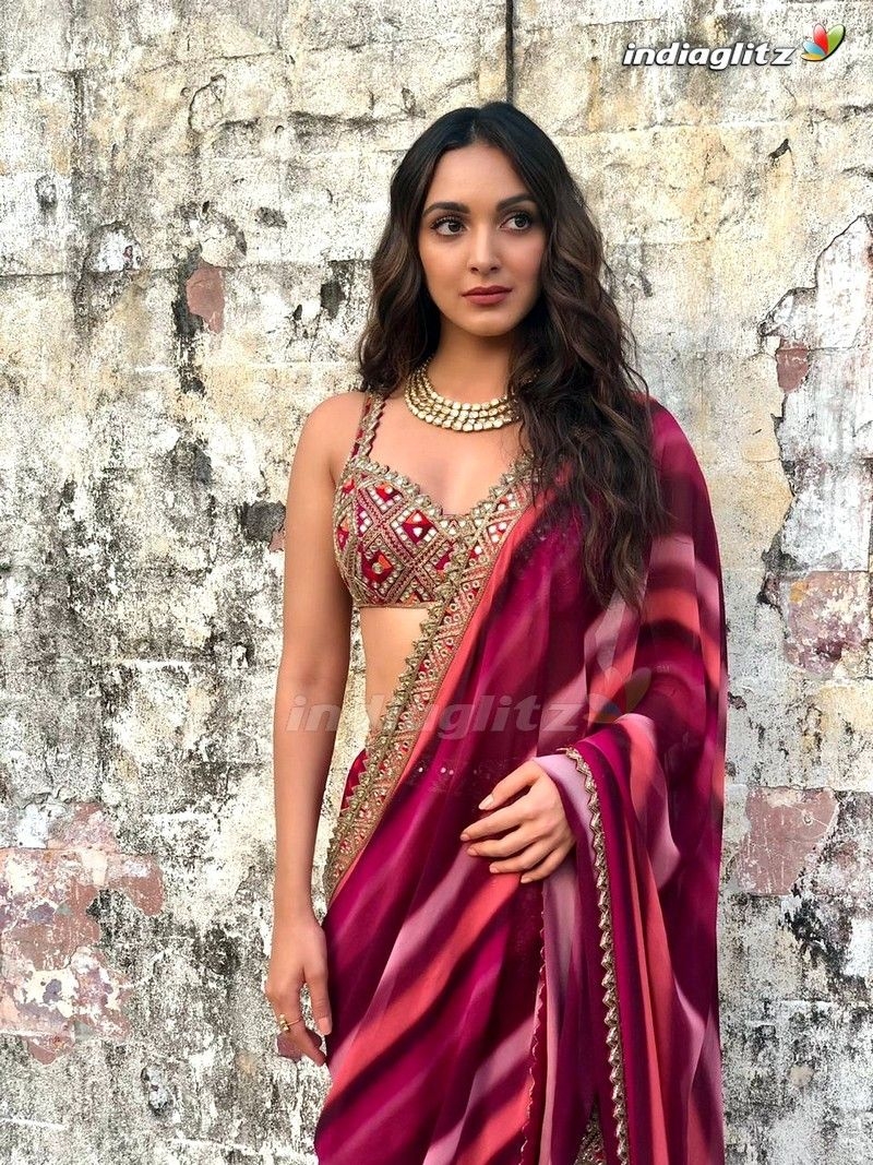 800x1070 Kiara Advani Photo Actress photo, image, gallery, stills and clips, Phone