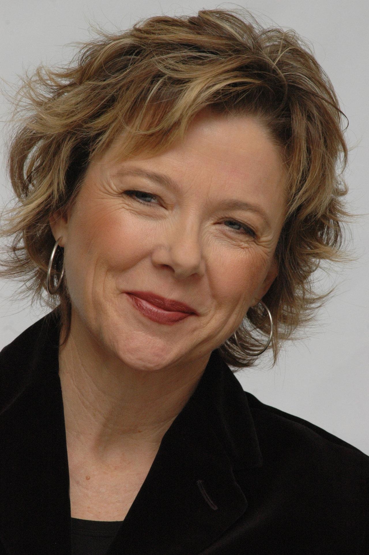 1280x1930 Annette Bening, Ed Harris, and Robin Williams to Star in Romantic, Phone