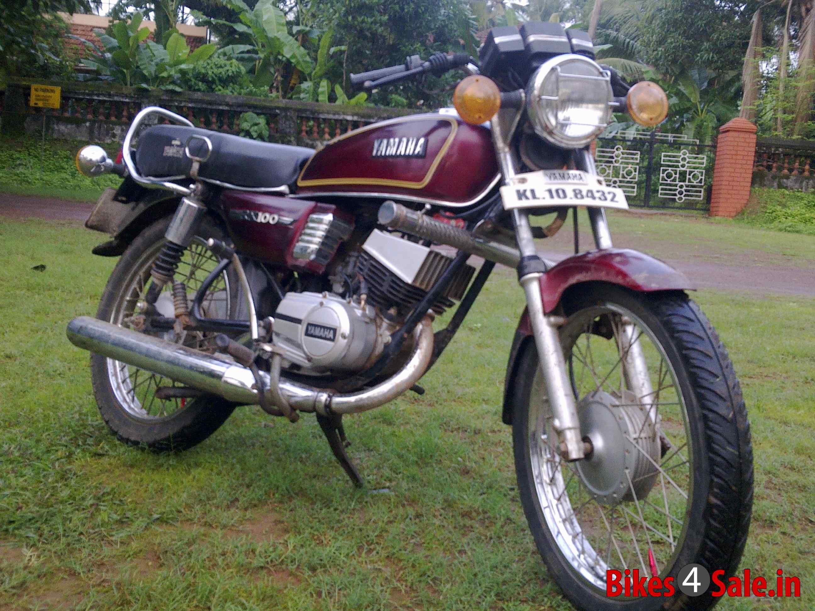 2600x1950 Yamaha rx 100 bike image, Desktop