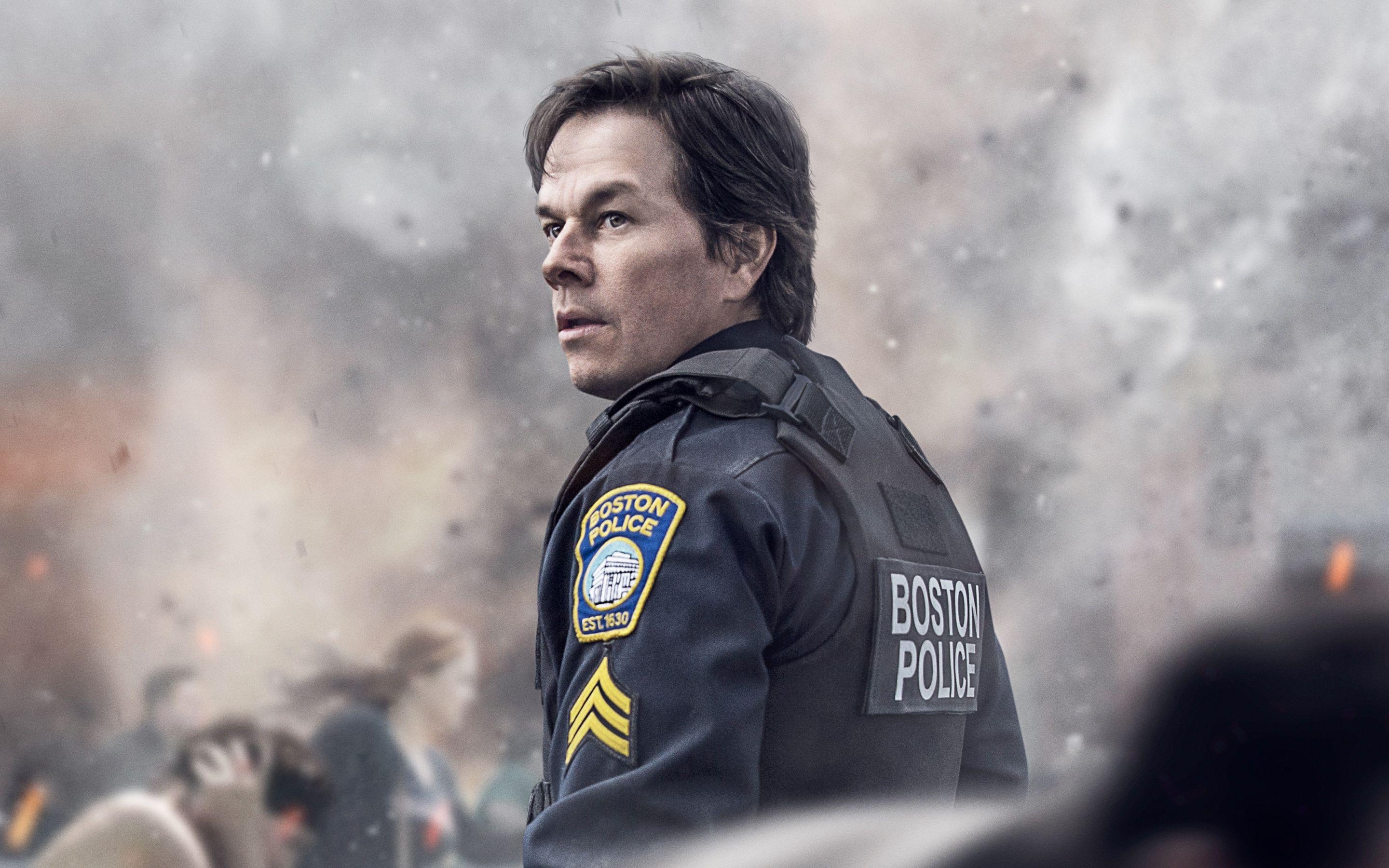 2880x1800 Mark Wahlberg Patriots Day 4K 8K Wallpaper, Desktop