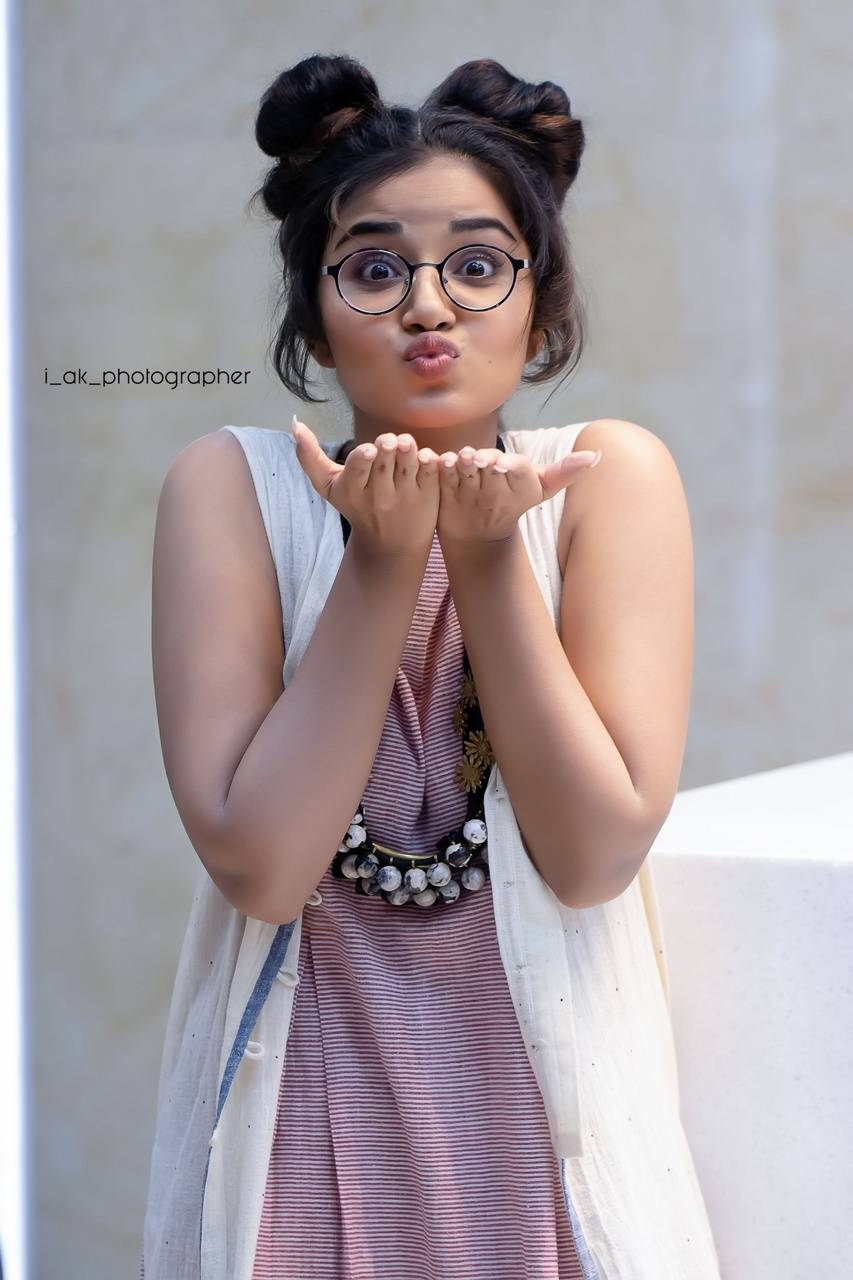 860x1280 Anupama Parameswaran Wallpaper Free Anupama Parameswaran Background, Phone