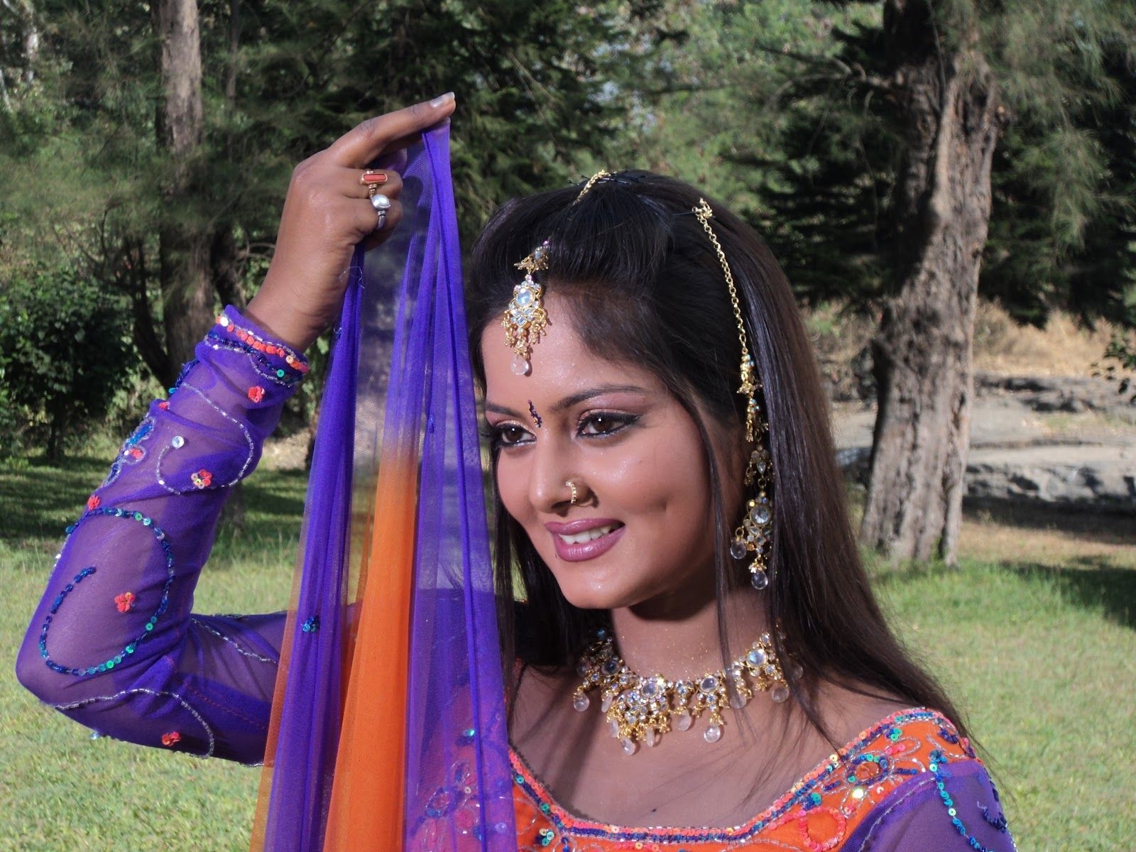 1600x1200 Top Most Beautiful and Hottest Bhojpuri Actresses. N4M (News4masses), Desktop