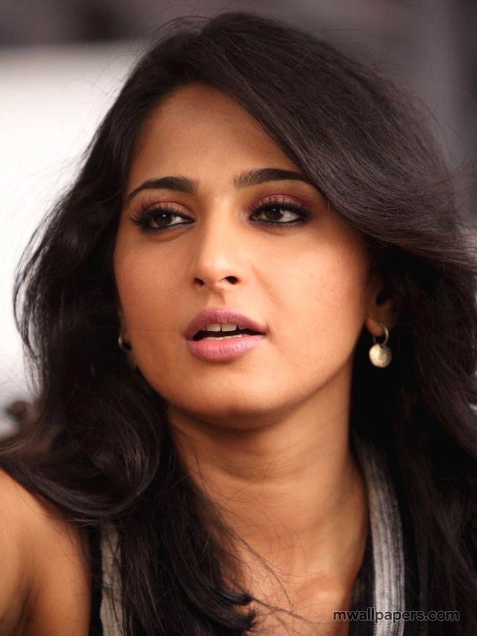 990x1310 Anushka Shetty HD Image. Beautiful girl indian, Actress anushka, Phone