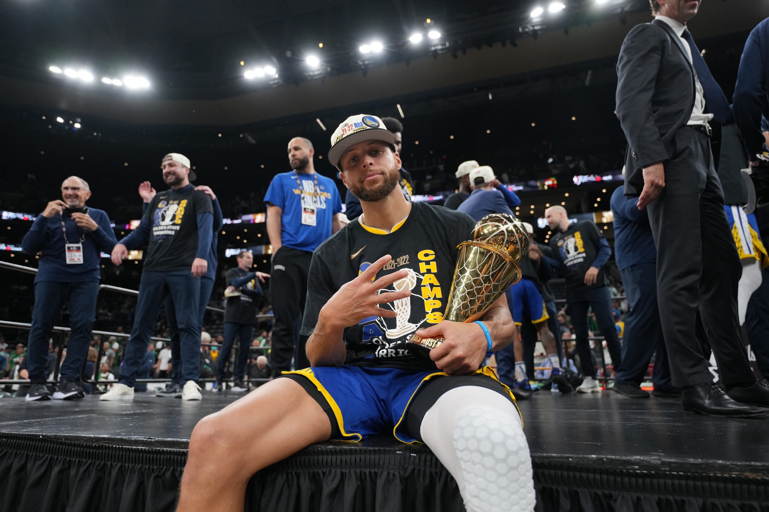 2560x1710 Stephen Curry Claims First Ever NBA Finals MVP, Desktop