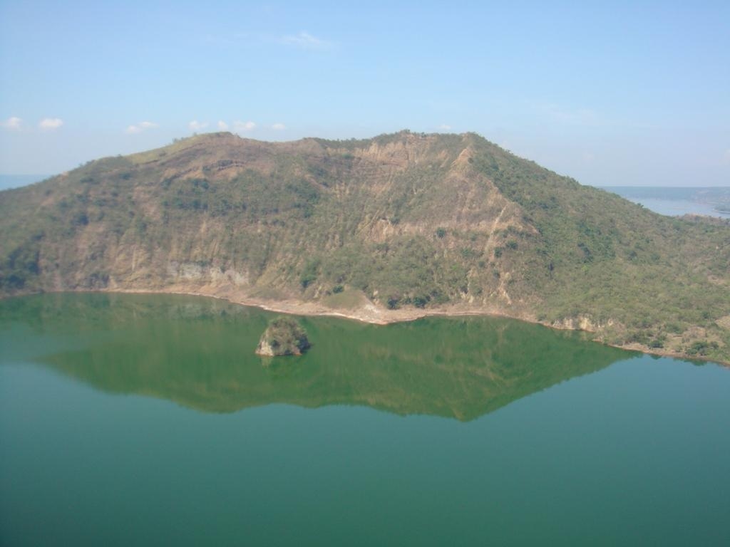 1030x770 Taal Volcano (Taal, Batangas), Desktop