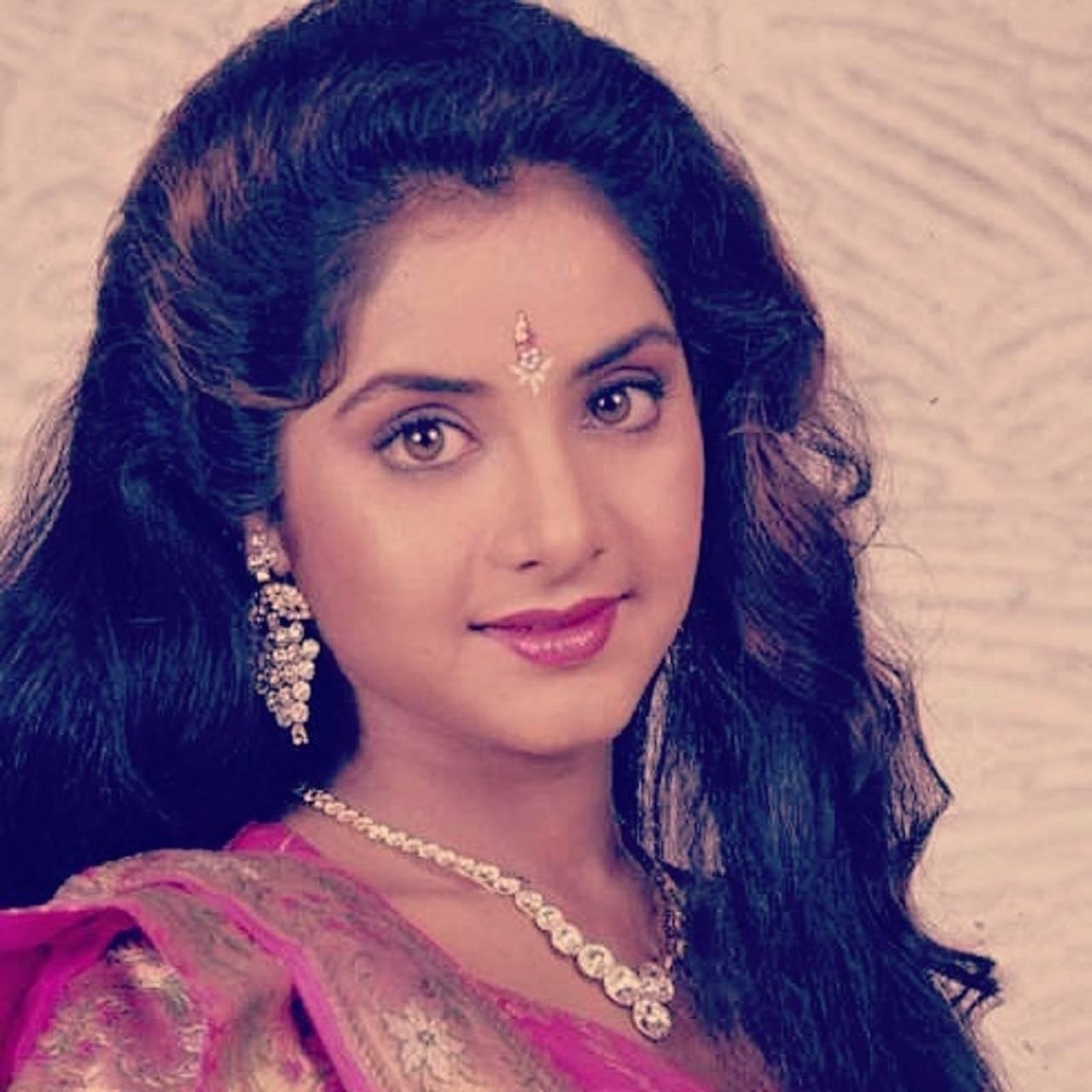 1280x1280 Divya Bharti Wallpaper, Phone