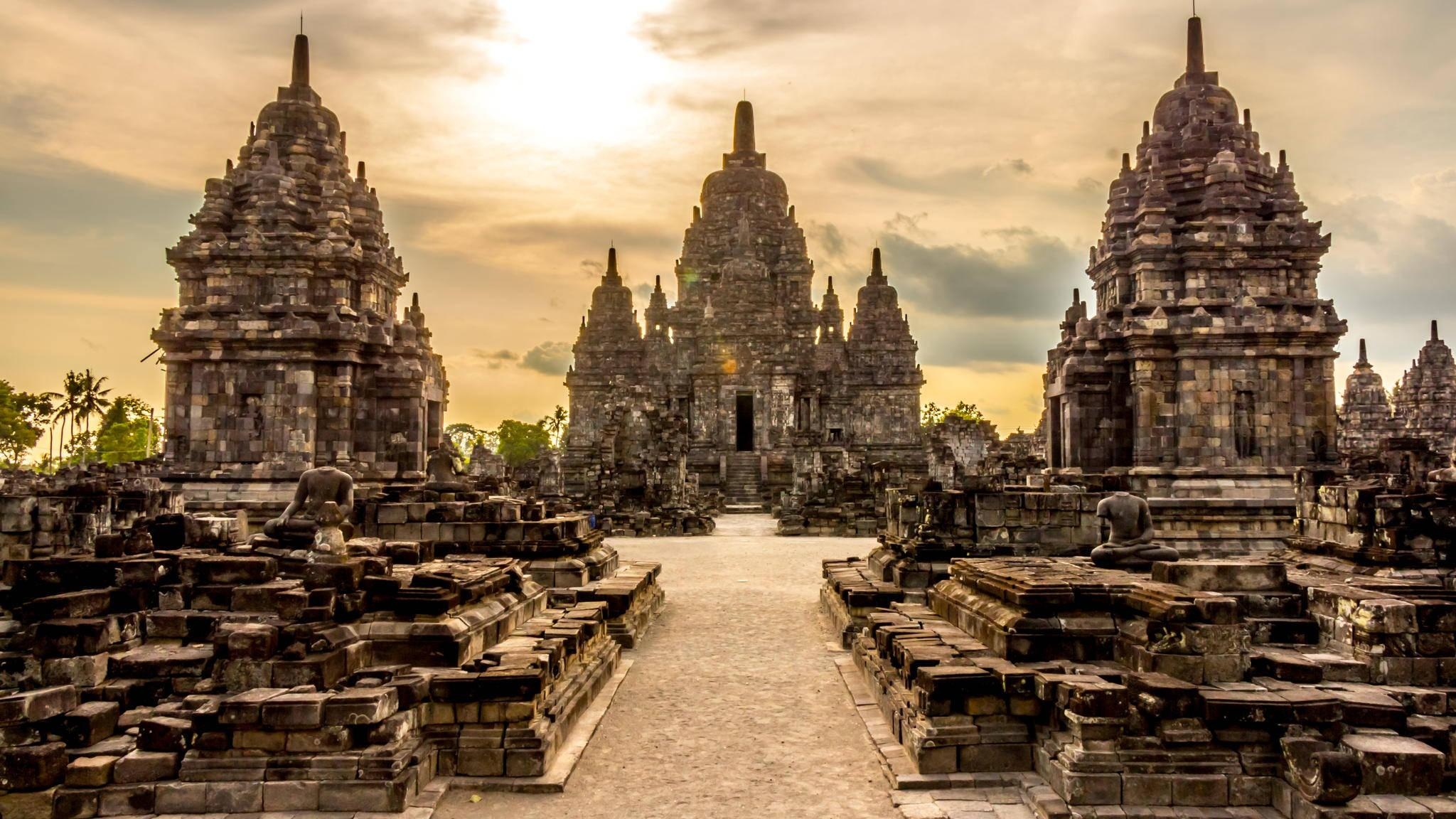 2050x1160 5D4N Yogyakarta Tour Package + BOROBUDUR SUNRISE TOUR, Desktop