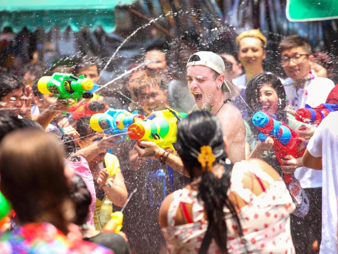 1190x890 Where to celebrate Songkran (new year) in Thailand, Desktop