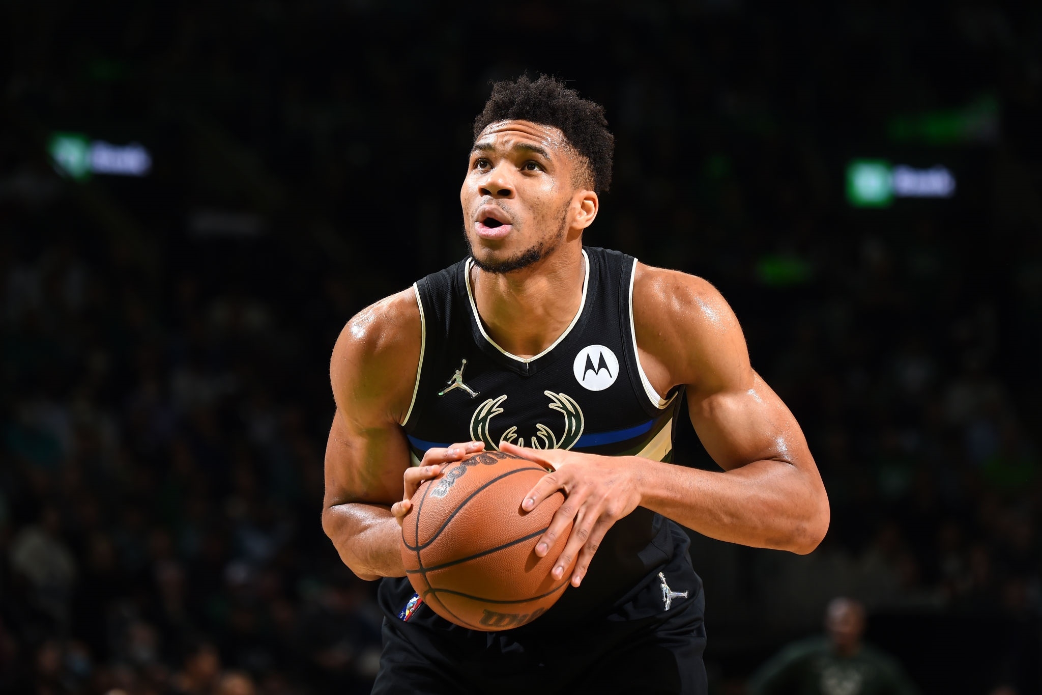 2050x1370 Giannis Antetokounmpo HD, Milwaukee Bucks Gallery HD Wallpaper, Desktop