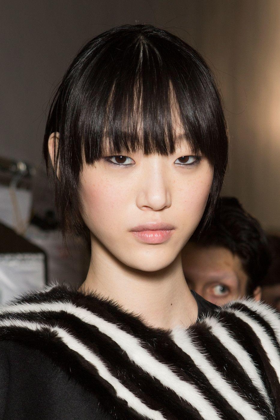 940x1400 Sora Choi backstage at Sportmax Fall 2016 RTW. faces, Phone