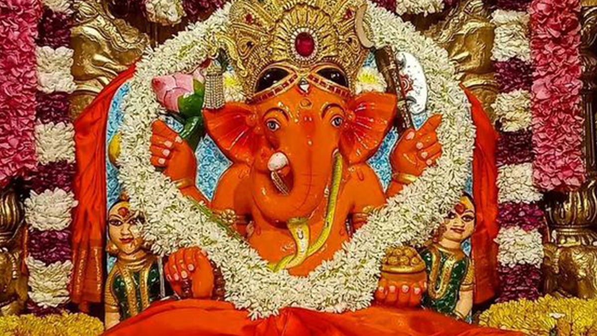 1200x680 Siddhivinayak Ganapati Idol Live Darshan & Telecast Online for Ganeshotsav 2022 Day 9: Watch LIVE Streaming of Morning Kakad Aarti and Shree Darshan From Mumbai Temple During Ganesh Chaturthi, Desktop