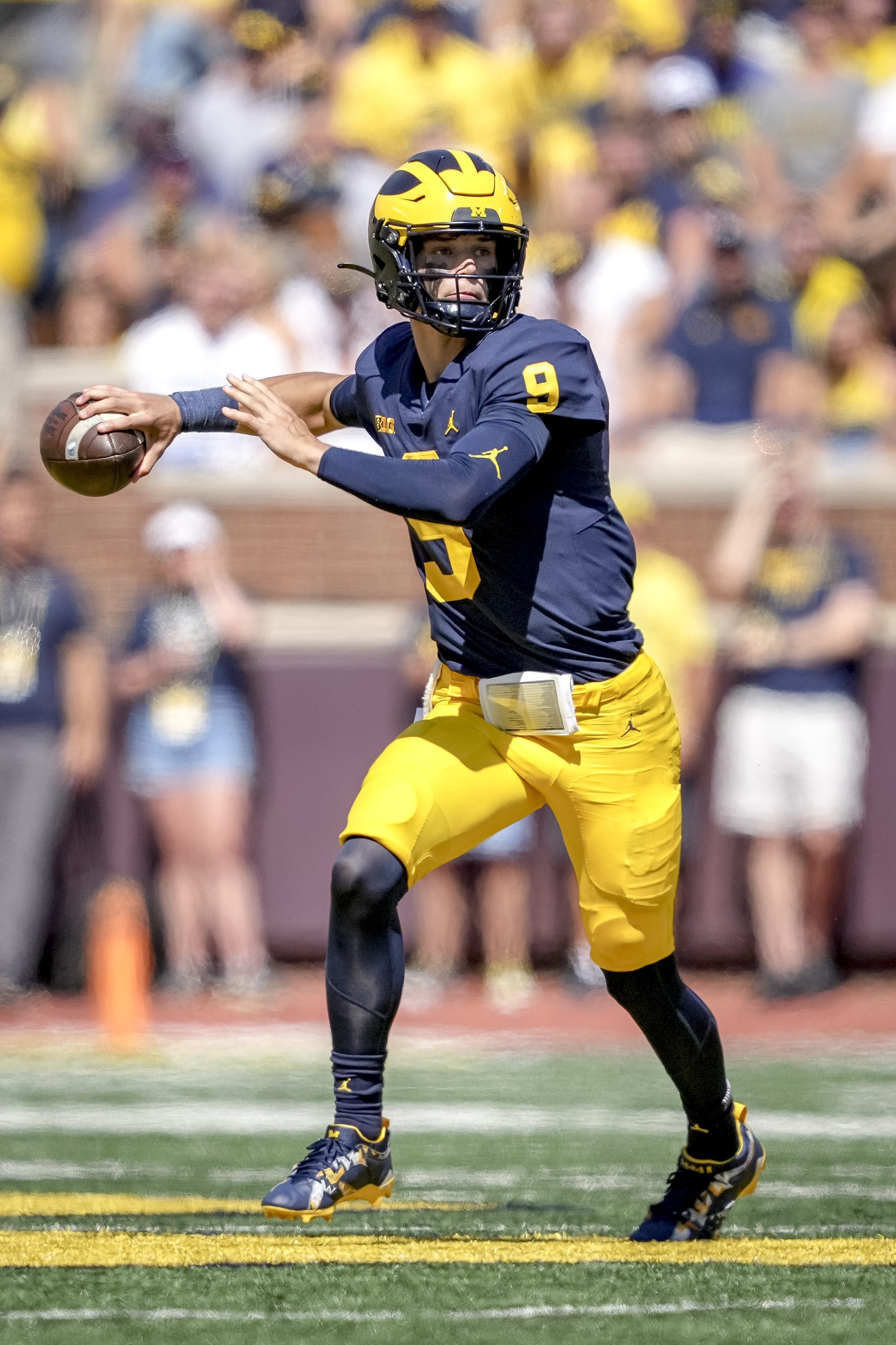 2290x3430 Live updates: Michigan football vs. Hawaii, Phone