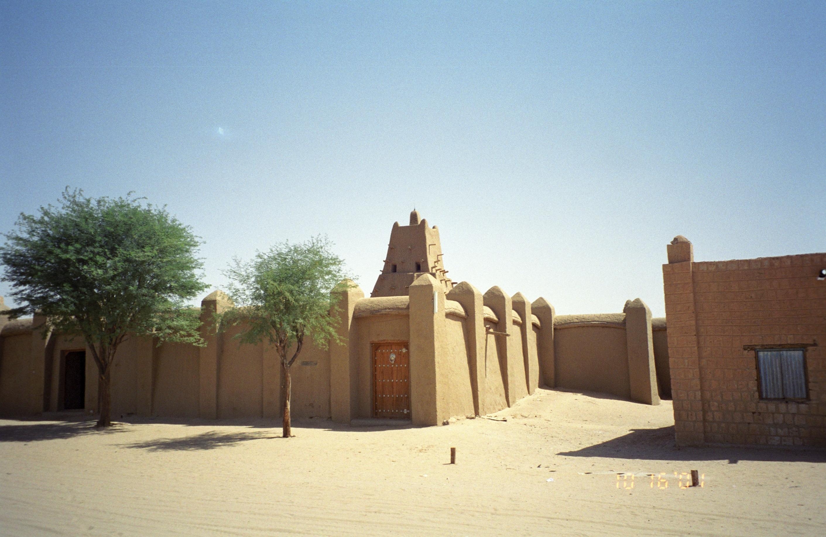 2830x1840 Timbuktu City Africa Wallpaper, Desktop