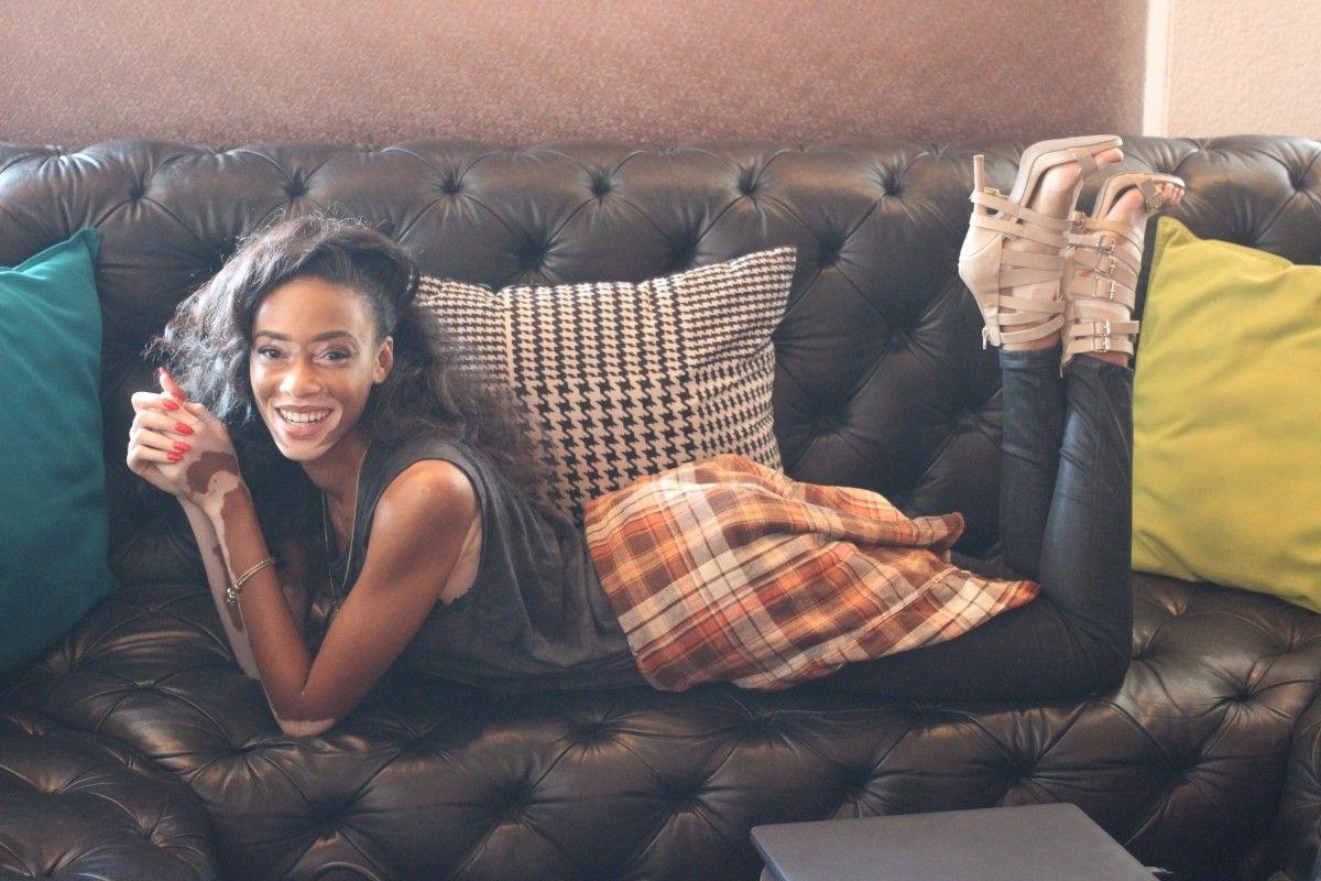 1200x800 Winnie Harlow Legs, Desktop