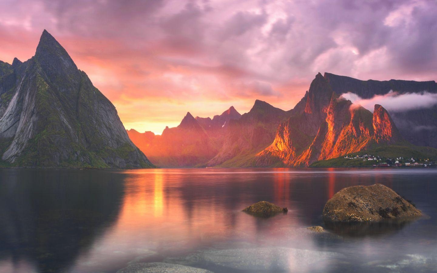 1440x900 Here are all of OS X Yosemite's beautiful new wallpaper, Desktop