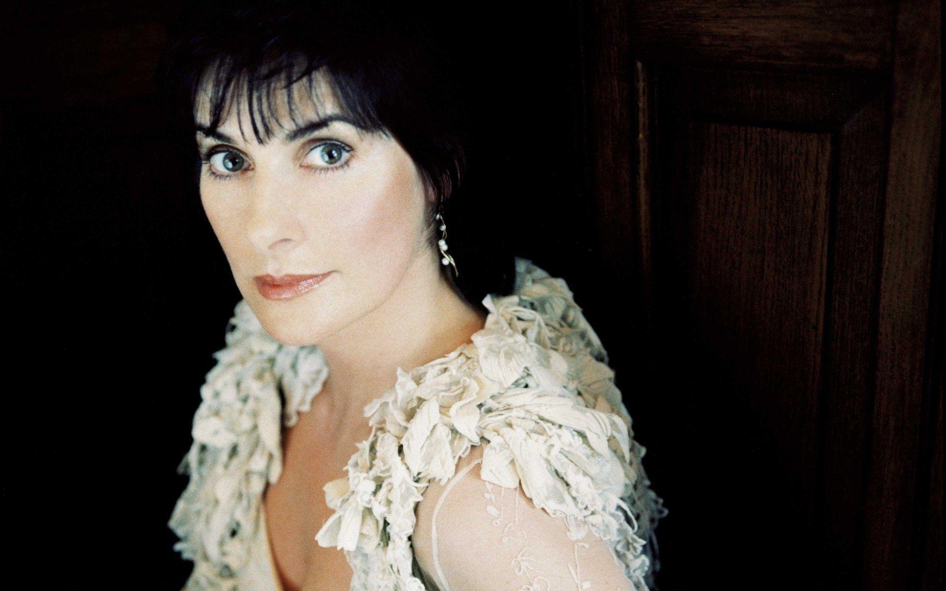 1920x1200 Enya.com, Desktop