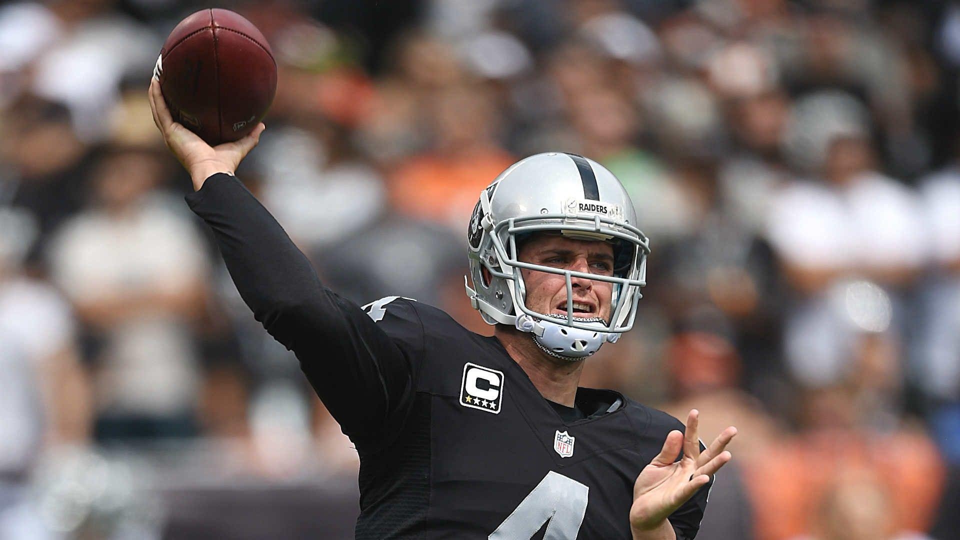 1920x1080 Brett Favre offers high praise for Raiders QB Derek Carr. NFL, Desktop