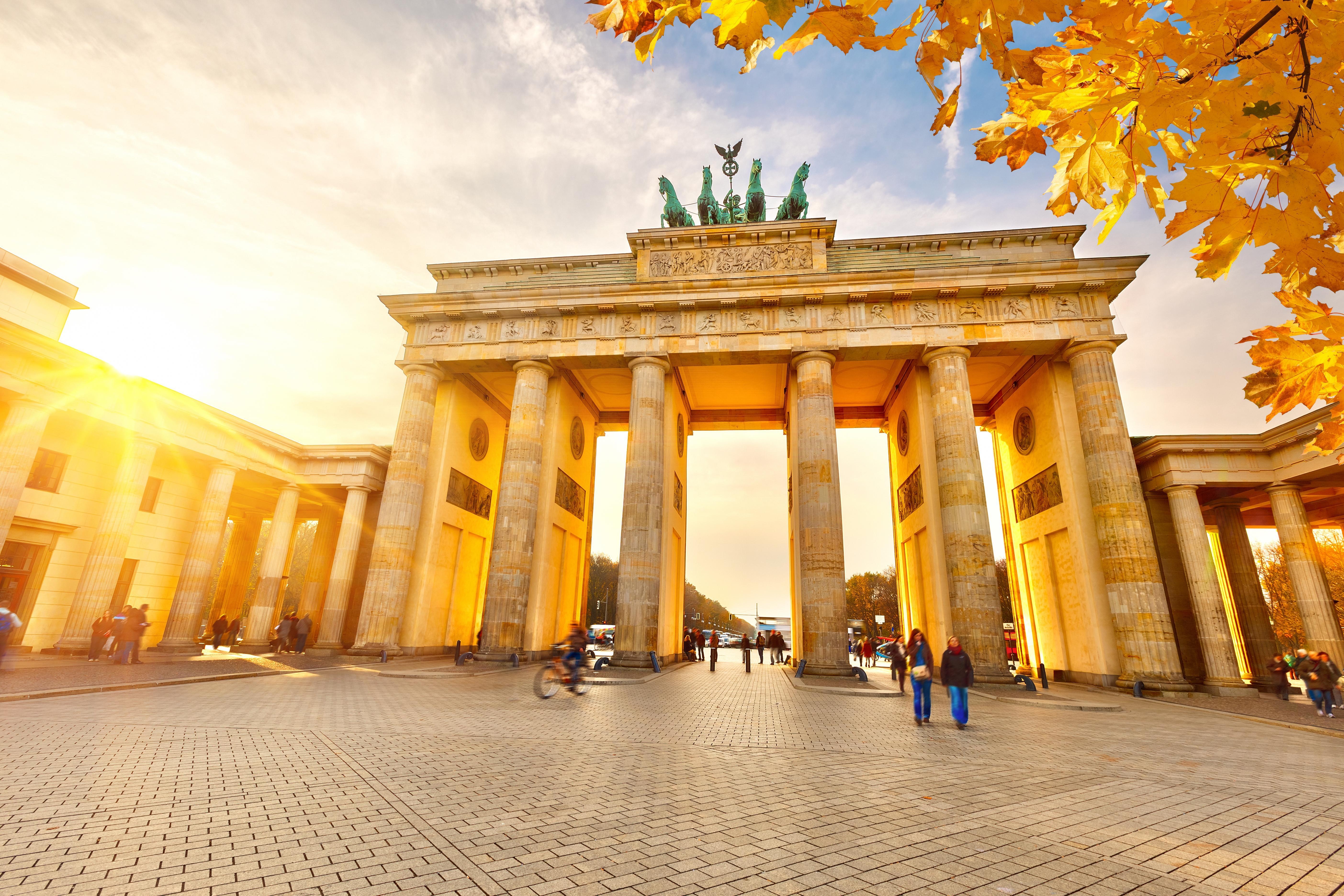 5620x3750 Brandenburg Gate HD Wallpaper and Background Image, Desktop