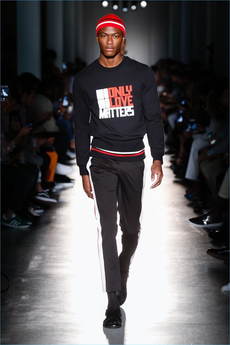 800x1200 Ports 1961 Spring Summer 2018 Men's Runway Collection, Phone